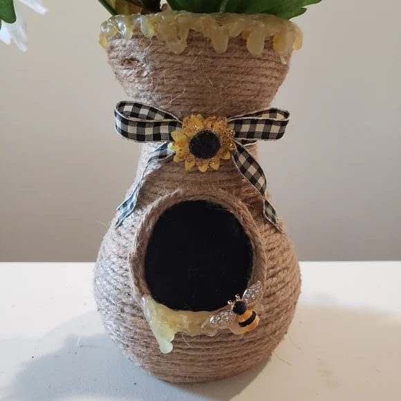 bee decor , bee skep vase - Picture 3 of 5